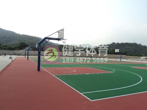 ng舞台- 弗赖堡新建生态球场启用，太阳能板覆盖彰显环保理念  